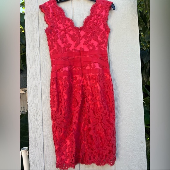 Tadashi shoji lace cocktail dress - Picture 3 of 5